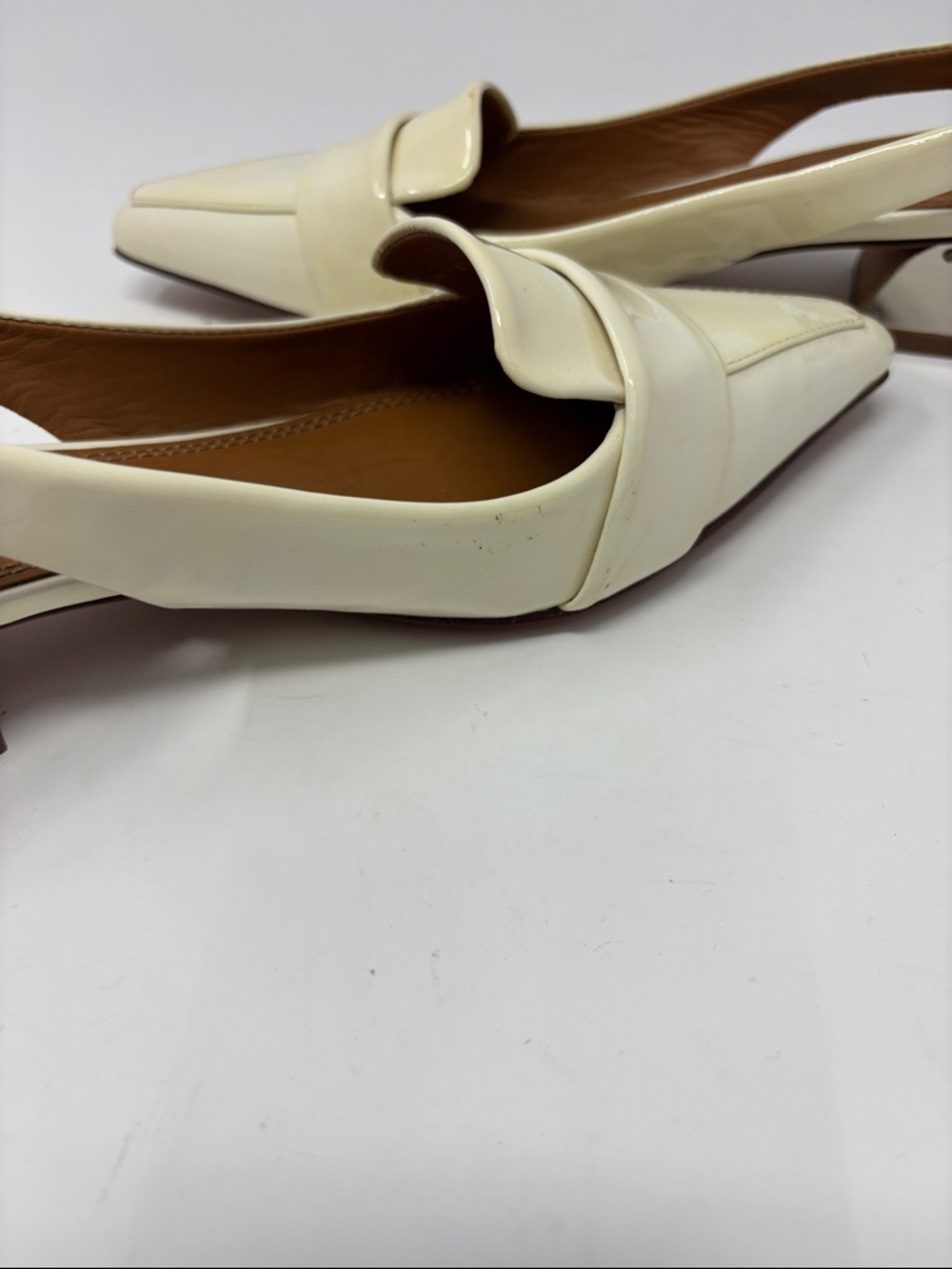 Tory Burch | Cream Patent Pointed Slingback Flats — 6.5 6.5M Dress Shoes - Picture 6 of 9